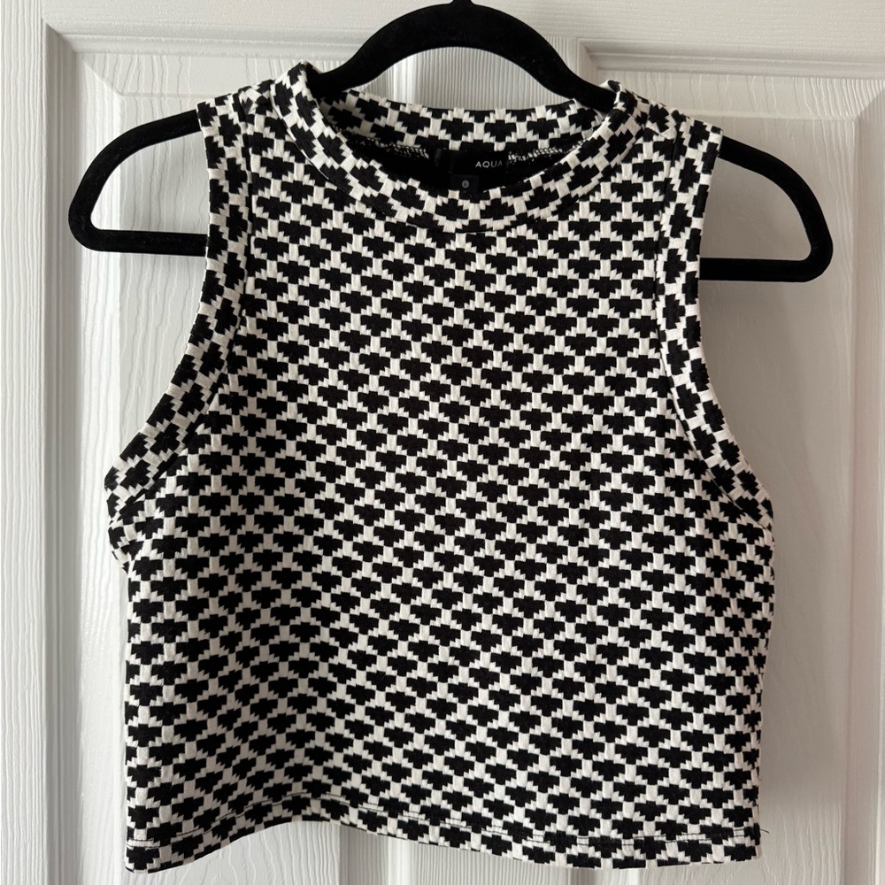 Aqua Women’s Multi Crop-Top
Size: Large